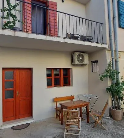 Ana Apartment *