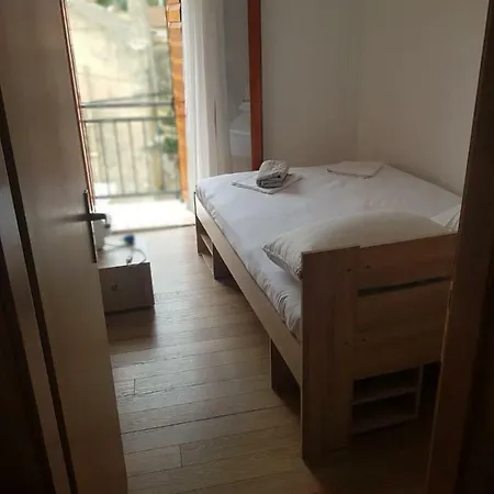 Ana Apartment *